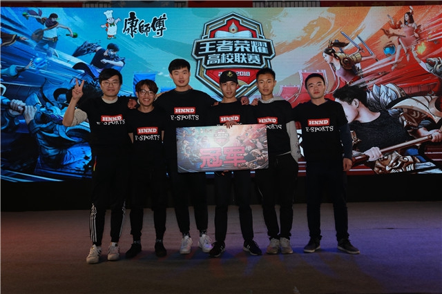 级比赛中的 级比赛中的