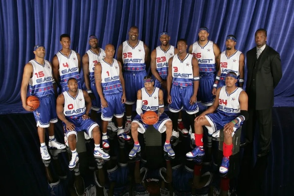 中锋将为球 中锋将为球